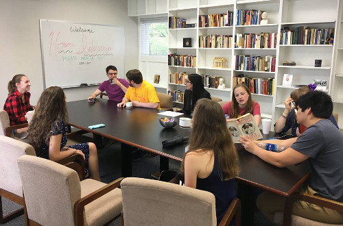 Students in University of St. Thomas - Houston Honors Program House